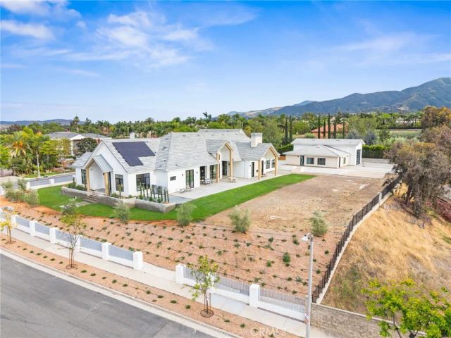3100 Garretson Avenue, Corona, CA 92881