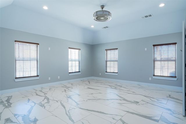 661 Hidden Oak RD, Dale, TX 78616