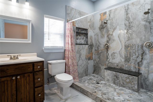 661 Hidden Oak RD, Dale, TX 78616