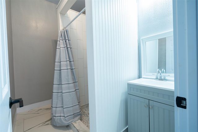 661 Hidden Oak RD, Dale, TX 78616