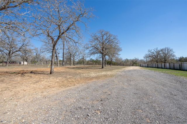 661 Hidden Oak RD, Dale, TX 78616