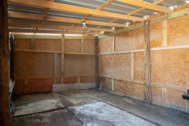 661 Hidden Oak RD, Dale, TX 78616