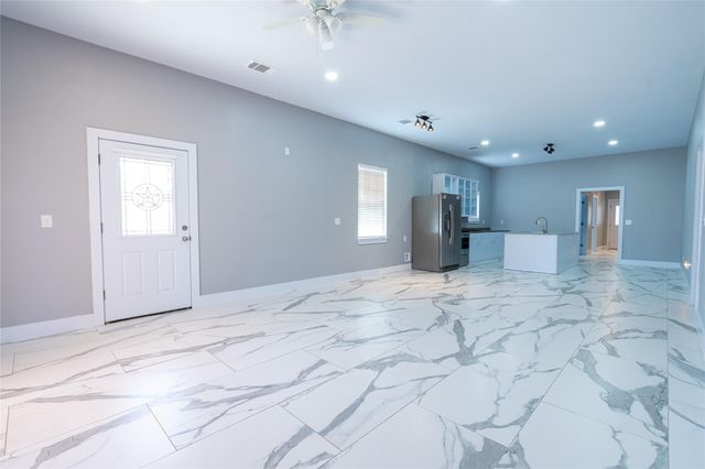 661 Hidden Oak RD, Dale, TX 78616