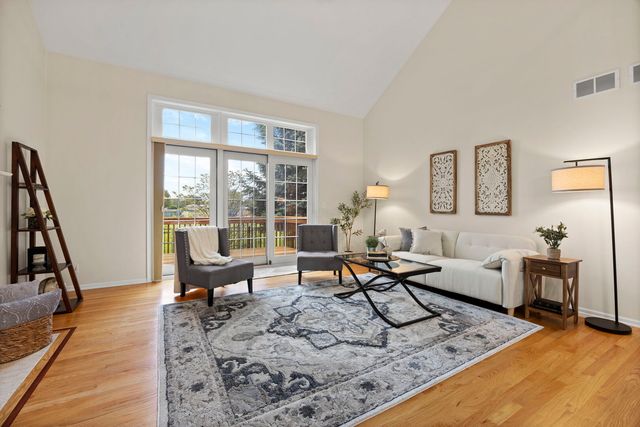 1N165 Mission Court, Winfield, IL 60190
