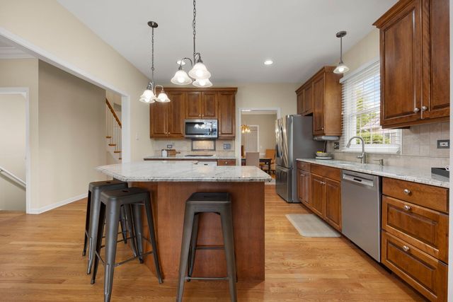 1N165 Mission Court, Winfield, IL 60190