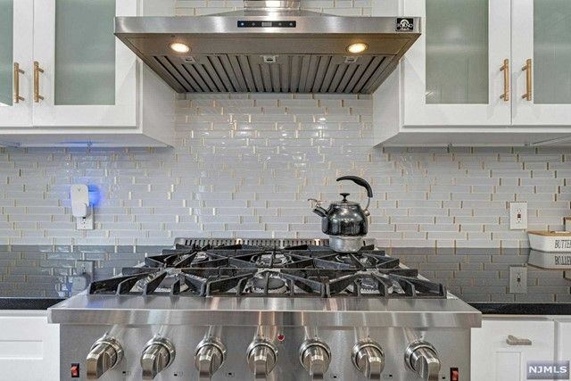 30 Hemlock Drive, Paramus, NJ 07652