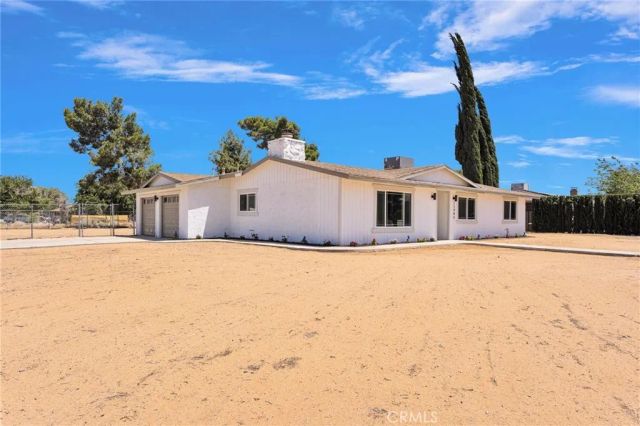 21985 Maumee Road, Apple Valley, CA 92308