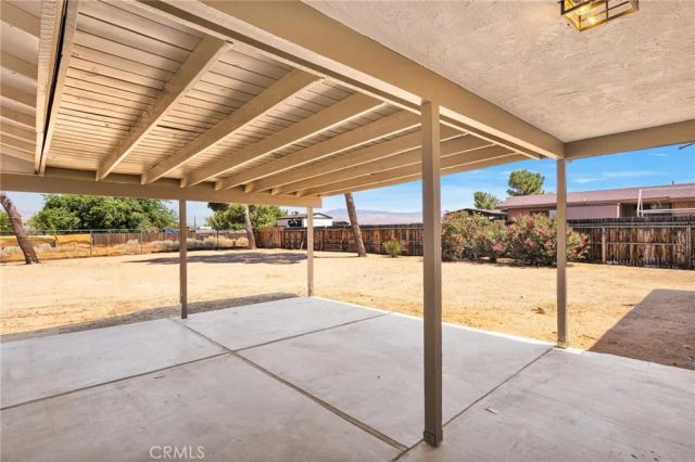 21985 Maumee Road, Apple Valley, CA 92308