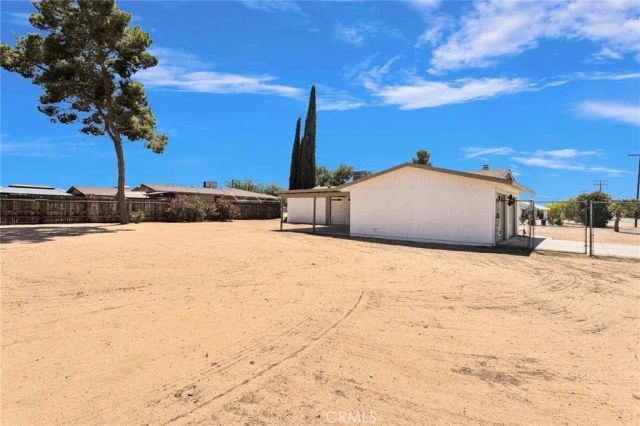 21985 Maumee Road, Apple Valley, CA 92308