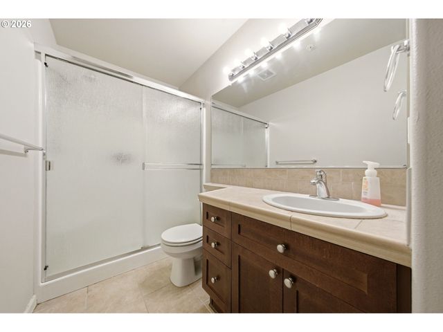 2220 Ne 141ST Way, Vancouver, WA 98686