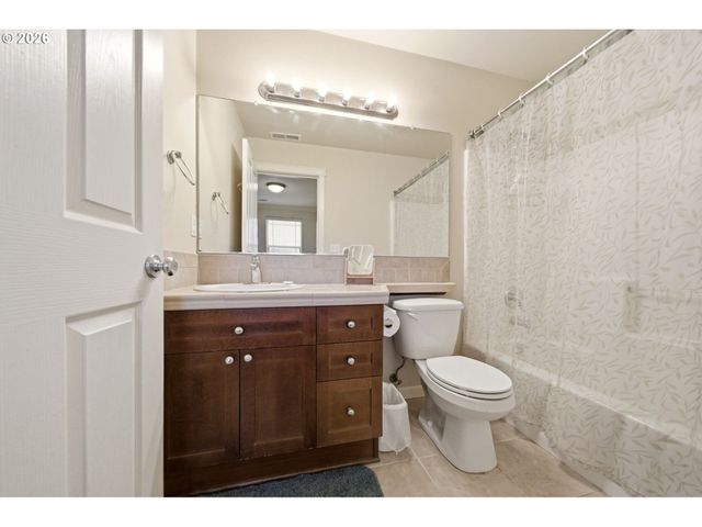 2220 Ne 141ST Way, Vancouver, WA 98686