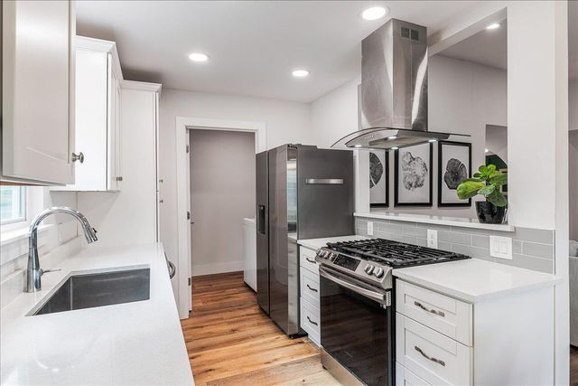 2108 Deadwood DR, Austin, TX 78744