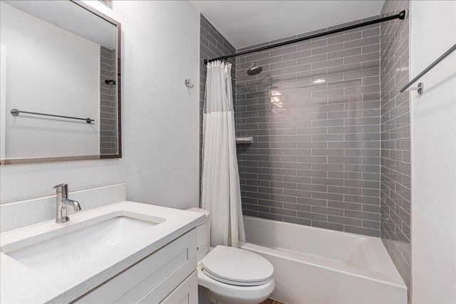 2108 Deadwood DR, Austin, TX 78744