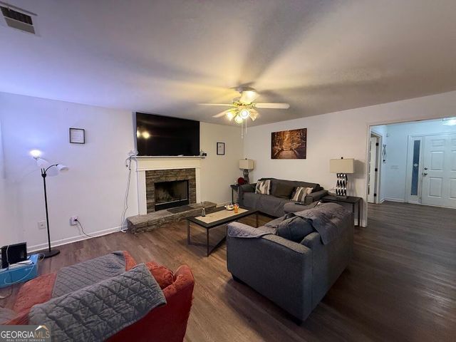 1364 webb meadows Court, Loganville, GA 30052