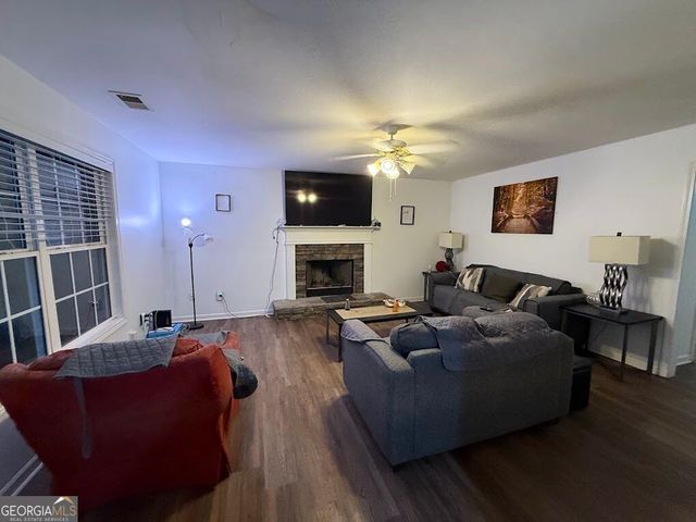 1364 webb meadows Court, Loganville, GA 30052