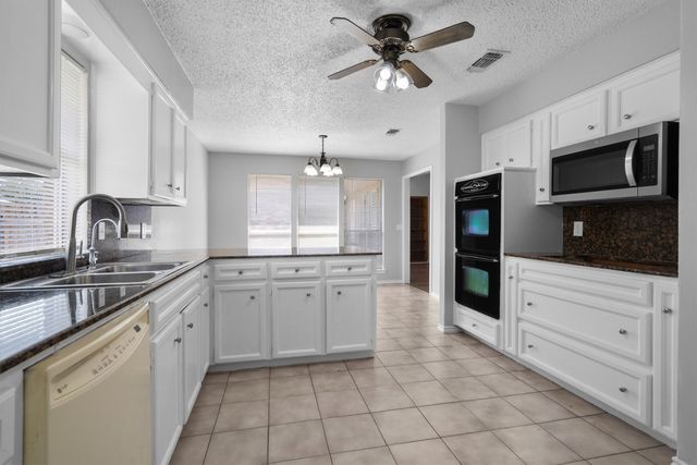 2223 Woodcreek B, Carrollton, TX 75006