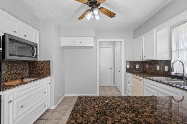 2223 Woodcreek B, Carrollton, TX 75006