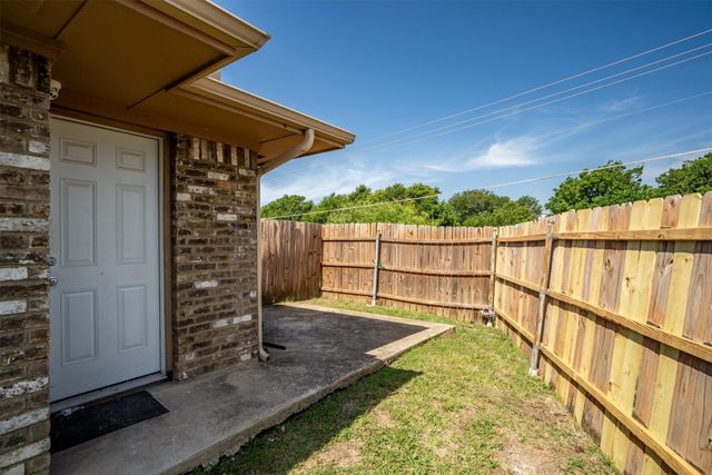 2223 Woodcreek B, Carrollton, TX 75006
