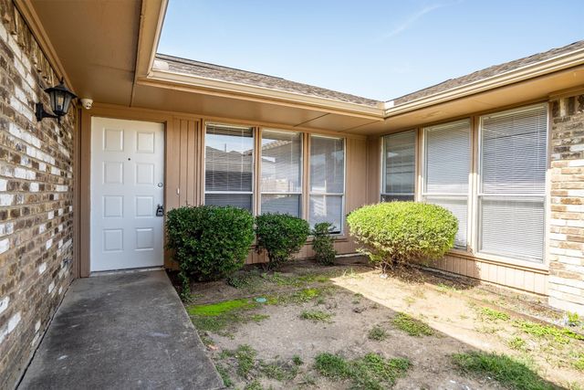 2223 Woodcreek B, Carrollton, TX 75006