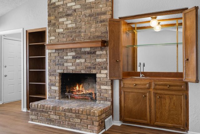 2223 Woodcreek B, Carrollton, TX 75006