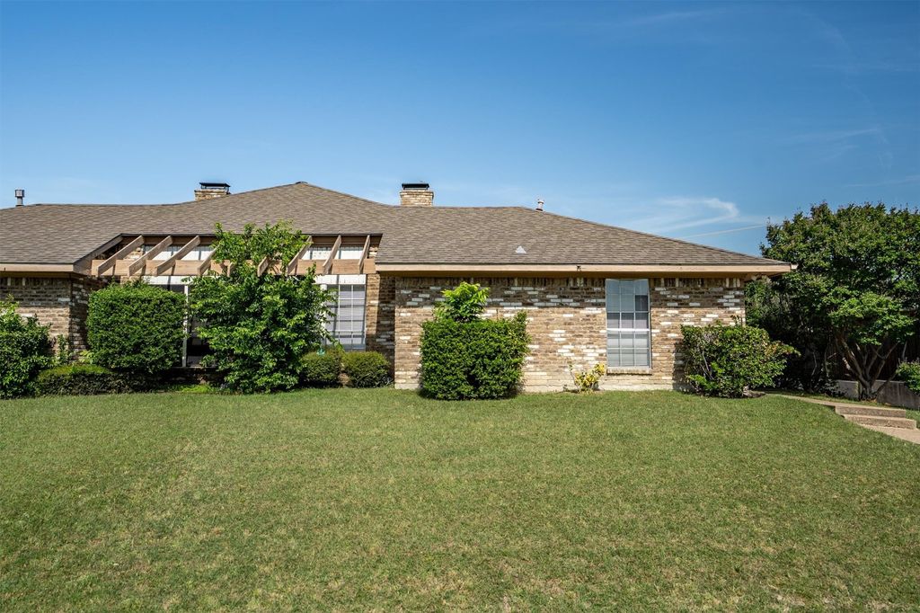 2223 Woodcreek B, Carrollton, TX 75006