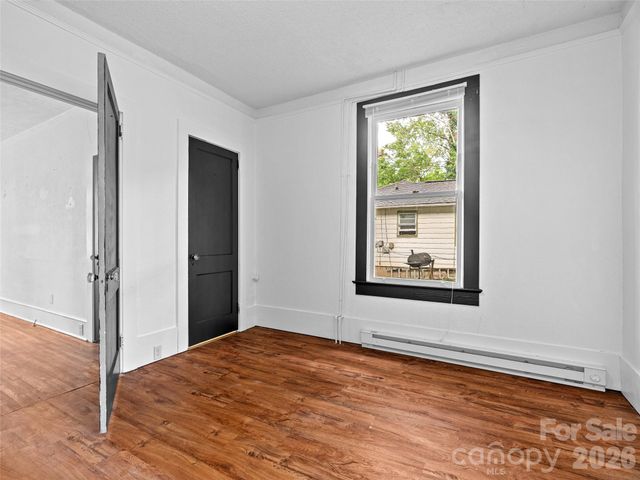 111-113 Stewart Street, Hendersonville, NC 28792