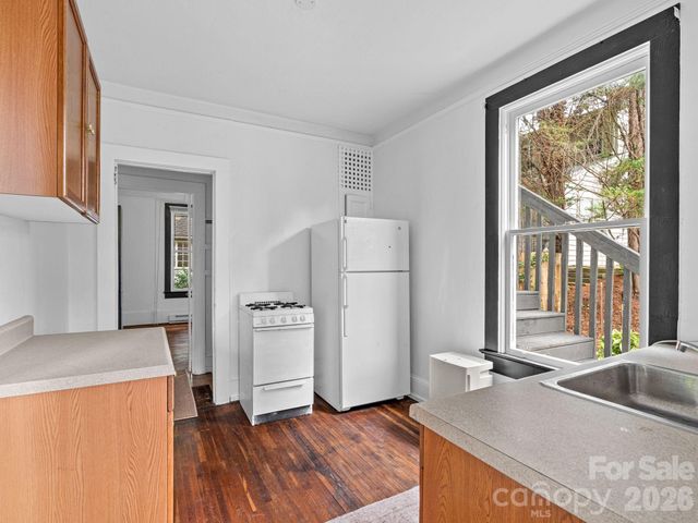 111-113 Stewart Street, Hendersonville, NC 28792