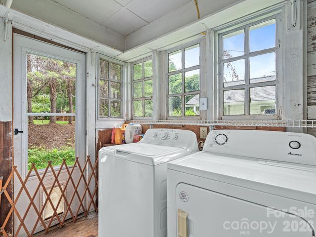 111-113 Stewart Street, Hendersonville, NC 28792