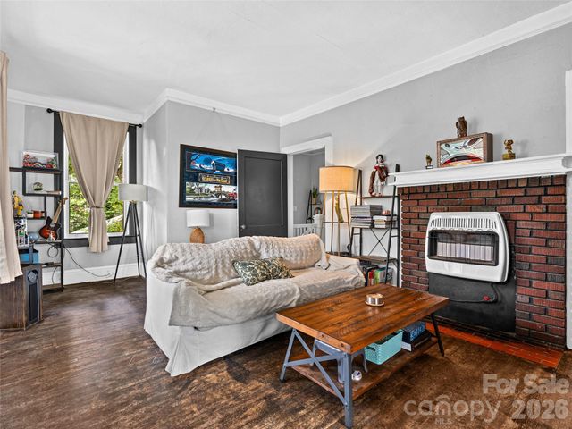 111-113 Stewart Street, Hendersonville, NC 28792