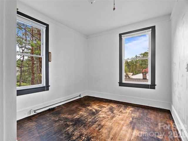111-113 Stewart Street, Hendersonville, NC 28792