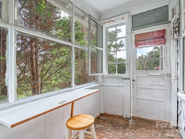 111-113 Stewart Street, Hendersonville, NC 28792
