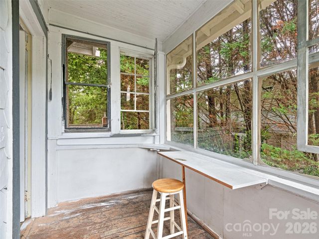 111-113 Stewart Street, Hendersonville, NC 28792