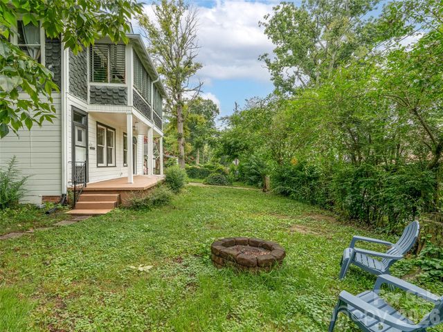111-113 Stewart Street, Hendersonville, NC 28792