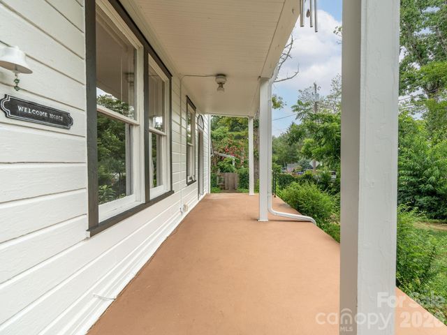111-113 Stewart Street, Hendersonville, NC 28792