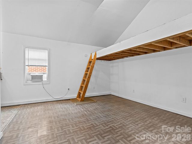 111-113 Stewart Street, Hendersonville, NC 28792