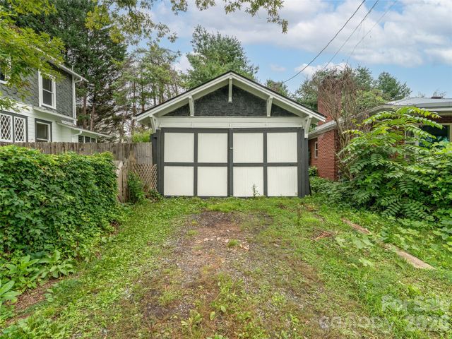 111-113 Stewart Street, Hendersonville, NC 28792