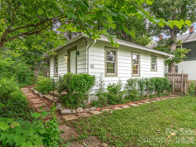 111-113 Stewart Street, Hendersonville, NC 28792