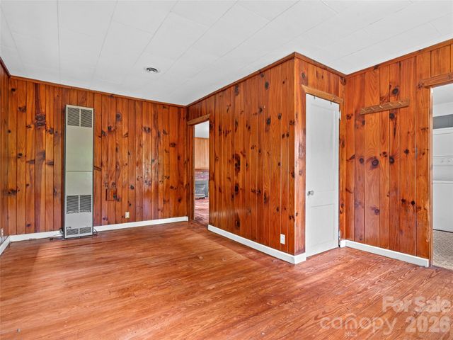111-113 Stewart Street, Hendersonville, NC 28792