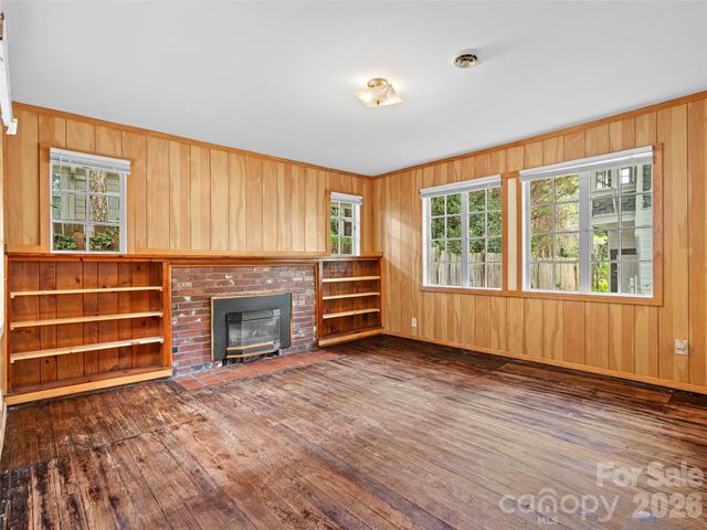 111-113 Stewart Street, Hendersonville, NC 28792