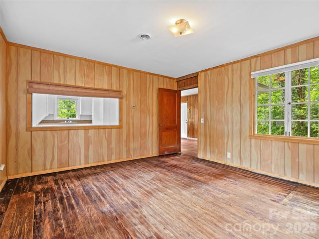 111-113 Stewart Street, Hendersonville, NC 28792