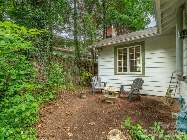 111-113 Stewart Street, Hendersonville, NC 28792