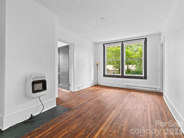 111-113 Stewart Street, Hendersonville, NC 28792