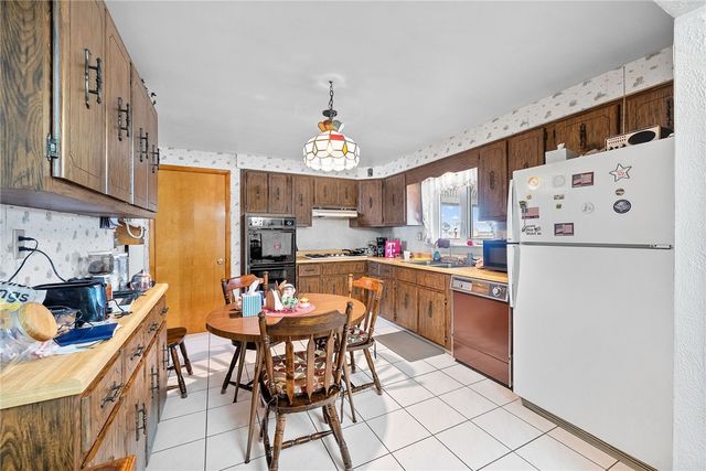 10451 Primrose Dr, North Huntingdon, PA 15642