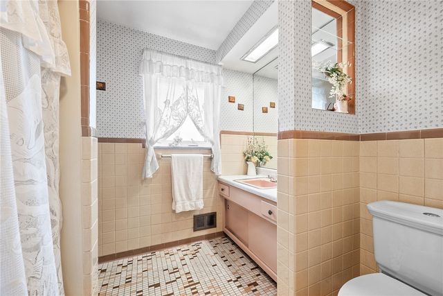 10451 Primrose Dr, North Huntingdon, PA 15642