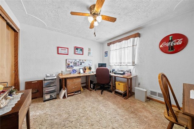 10451 Primrose Dr, North Huntingdon, PA 15642