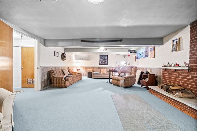 10451 Primrose Dr, North Huntingdon, PA 15642