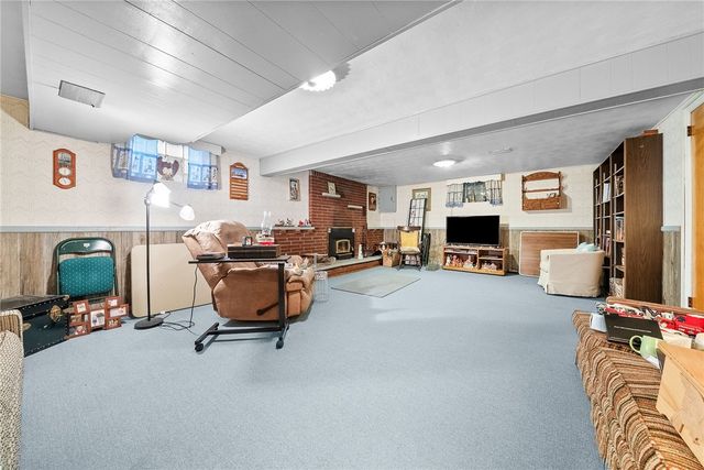 10451 Primrose Dr, North Huntingdon, PA 15642