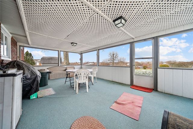 10451 Primrose Dr, North Huntingdon, PA 15642