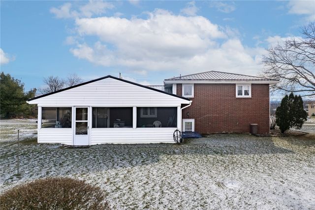 10451 Primrose Dr, North Huntingdon, PA 15642