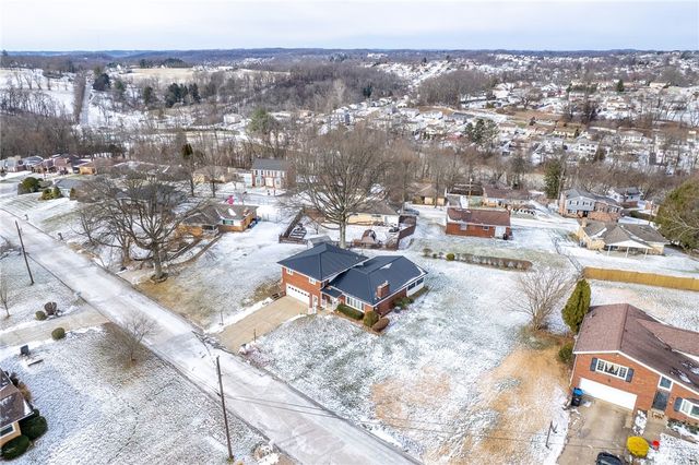 10451 Primrose Dr, North Huntingdon, PA 15642